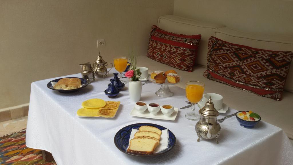 Riad Farhan 3*